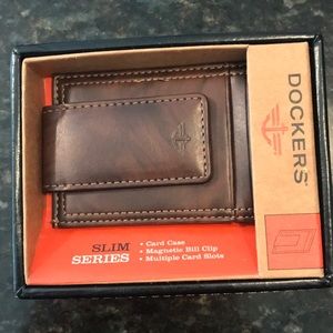 Dockers Leather card case with magnetic money clip